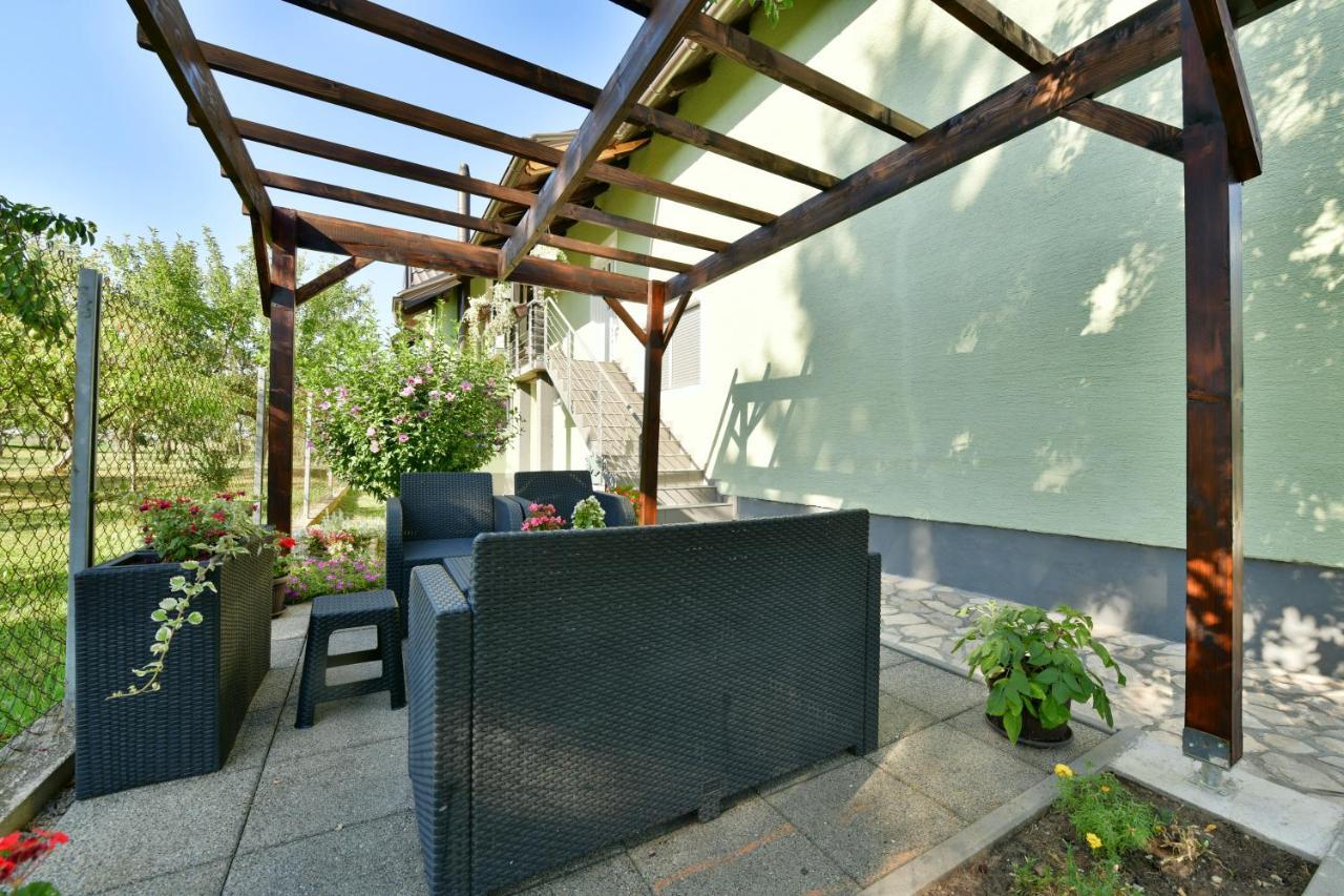 Guest House Jagoda Rakovica Exterior foto