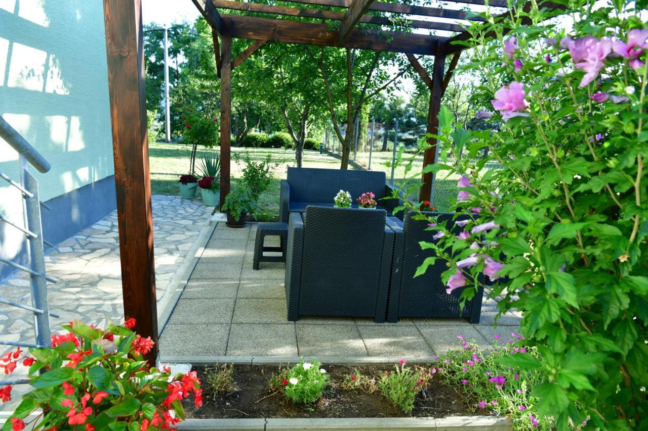Guest House Jagoda Rakovica Exterior foto